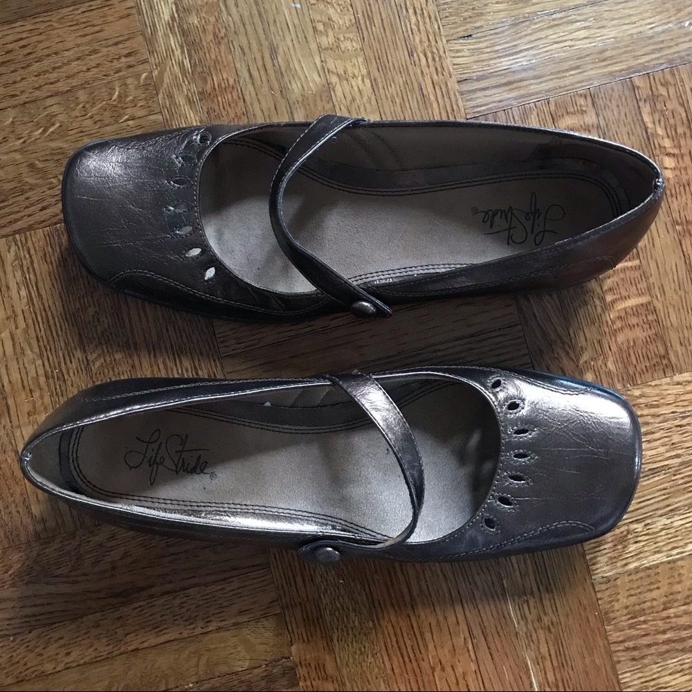 Life Stride Mary Jane Copper Shoes Size 10